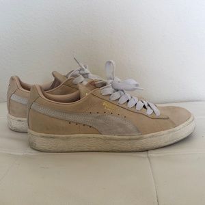 Lightly worn puma sneakers